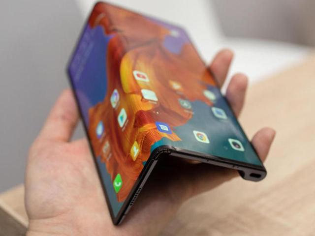 huawei-mate-x-hands-on-mwc-2019